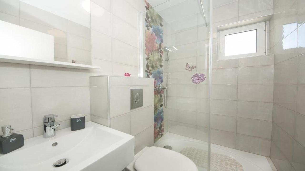 Apartments Angela บาชกาโวดา ภายนอก รูปภาพ