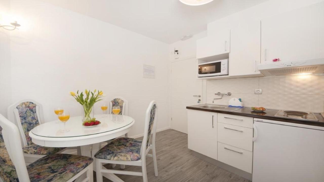 Apartments Angela บาชกาโวดา ภายนอก รูปภาพ